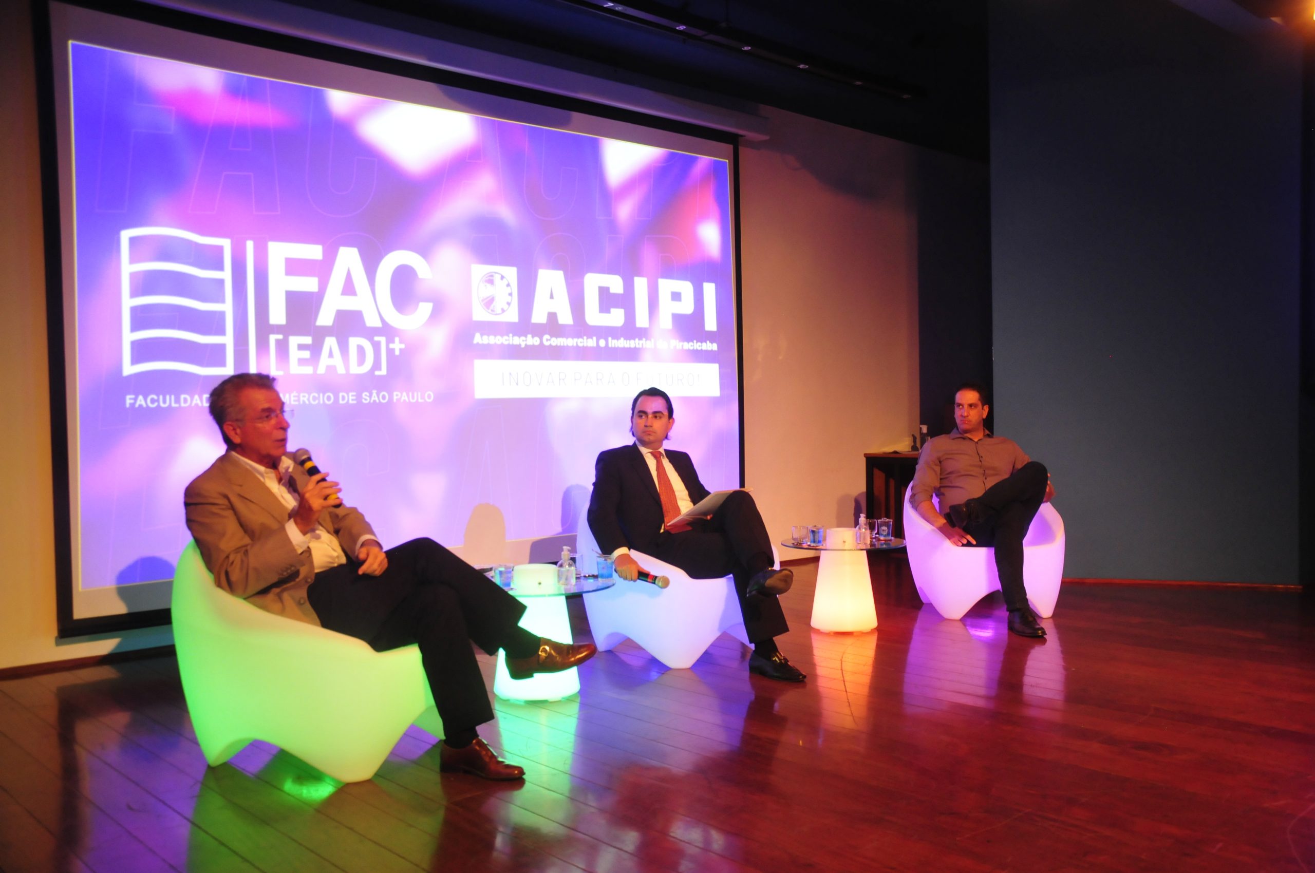 Alunos das primeiras turmas da FAC Acipi participam de evento inaugural
