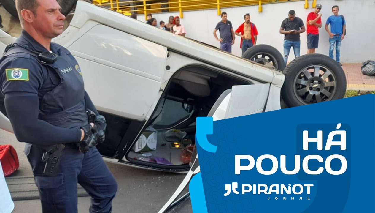 Carro capota em acidente no Centro de Piracicaba (SP) nesta tarde (26)