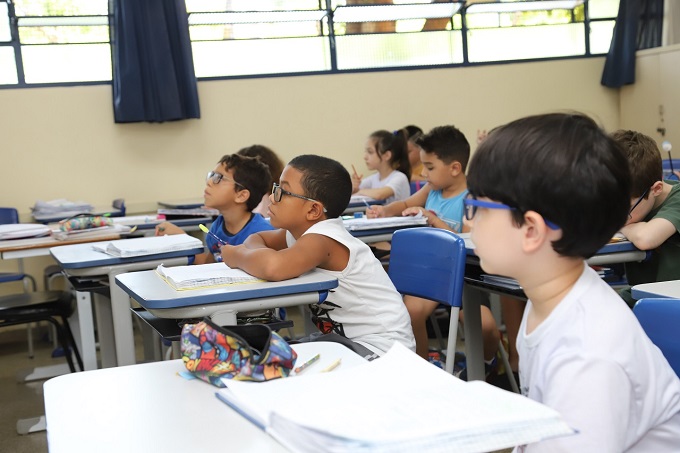 Parceria entre ArcelorMittal e Prefeitura vai disponibilizar óculos de grau a cerca de 4.000 alunos