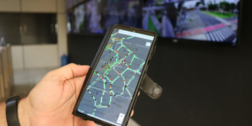 Fluxo do tráfego pode ser acompanhado via aplicativo em smarthphone | Foto: Andressa Mota/CCS