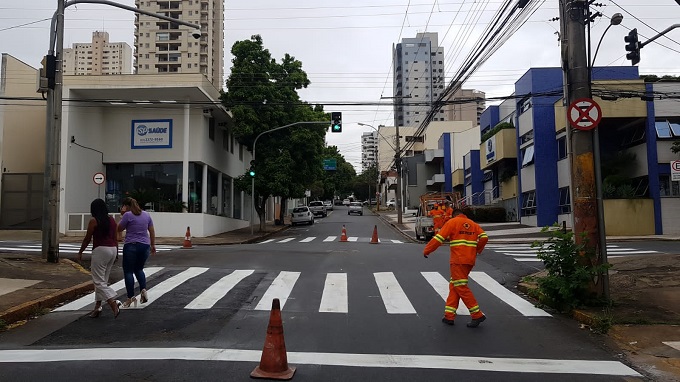 Oito avenidas de Piracicaba receberam serviços de revitalização na sinalização viária