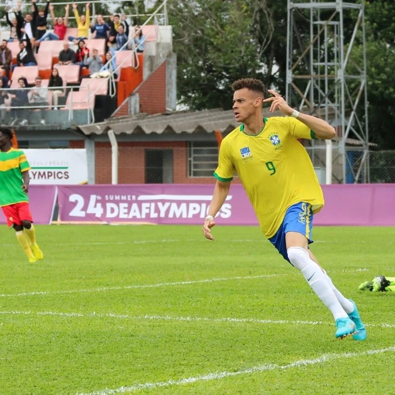 Jogador de futebol piracicabano representa o Brasil nas Surdolimpíadas