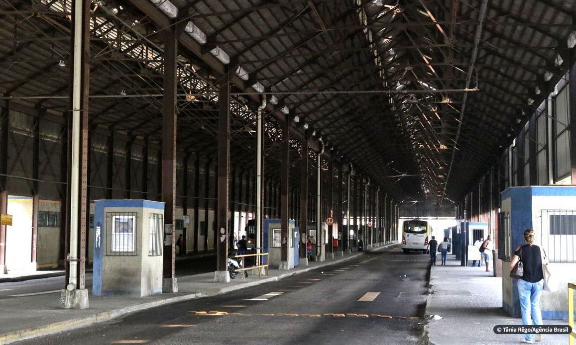 Com greve de ônibus, rodízio e corredores exclusivos são liberados em São Paulo