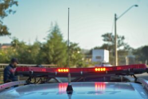 Mãe e padrasto torturam bebê de um ano e botam a culpa no cachorro