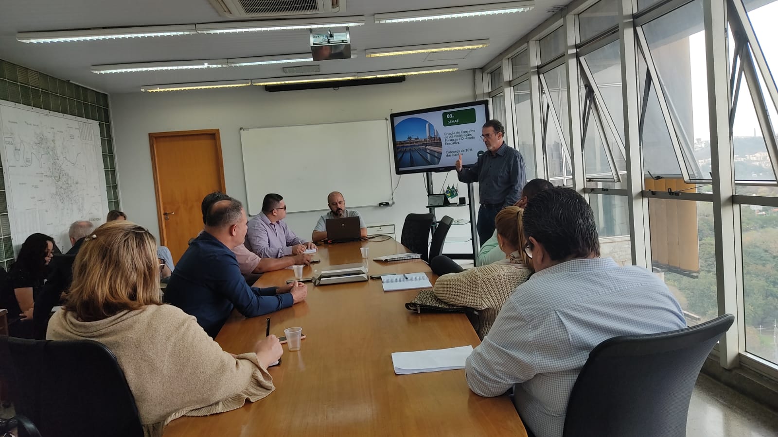 Prefeito Luciano Almeida apresenta Reforma Administrativa a vereadores