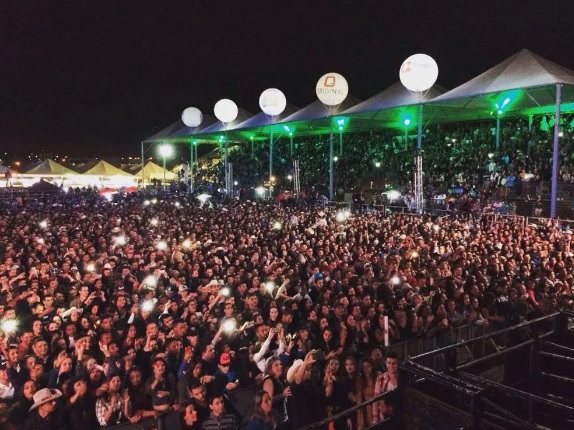 Jovem tem celular furtado durante Festa do Peão de Piracicaba