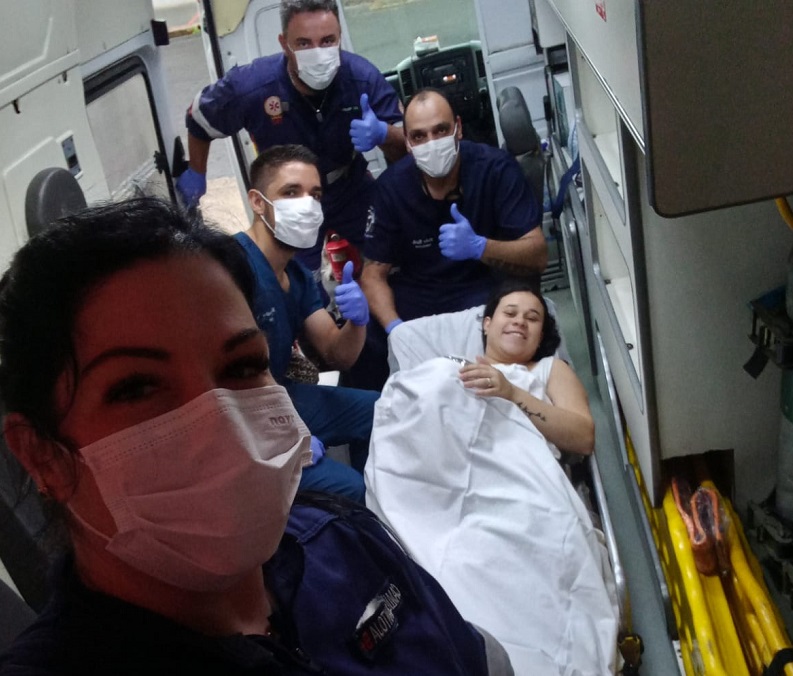 Equipe do Samu realiza parto de emergência em escadaria de condomínio de Piracicaba