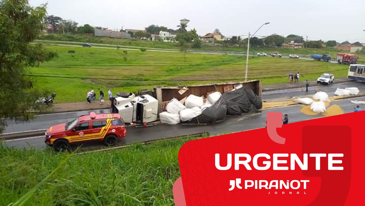 Carreta tomba em distrito de Piracicaba (SP); bombeiros resgatam vítima