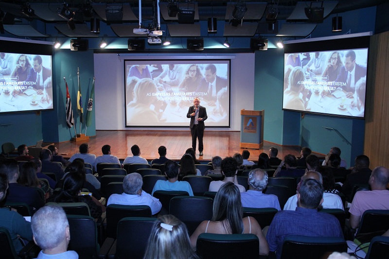 Acipi apresenta novos membros do Conselho do Jovem Empresário