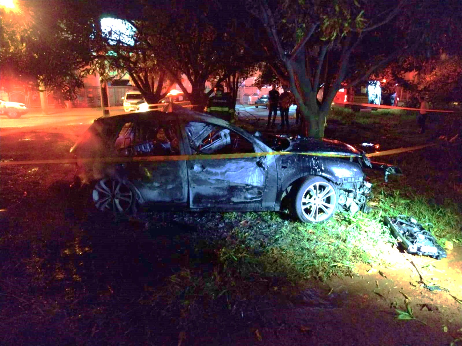 Homem morre carbonizado após acidente na Rodovia Luiz de Queiroz