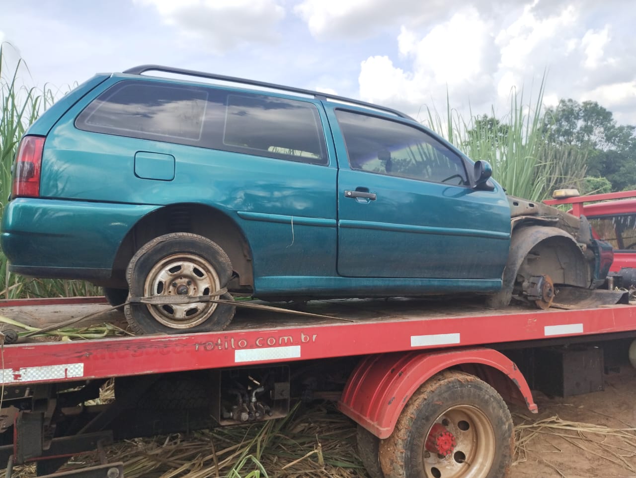 Guarda Civil recupera máquina e carro roubados em canavial de Piracicaba