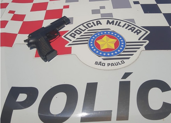 Adolescente entra com simulacro de arma de fogo em escola de Piracicaba (SP)