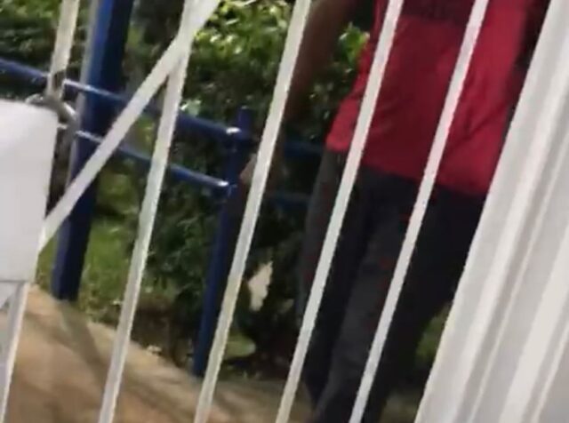 VÍDEO | Imagens mostram pânico e correria após aluno entrar com faca em escola de Piracicaba VÍDEO | Imagens mostram pânico e correria após aluno entrar com faca em escola de Piracicaba
