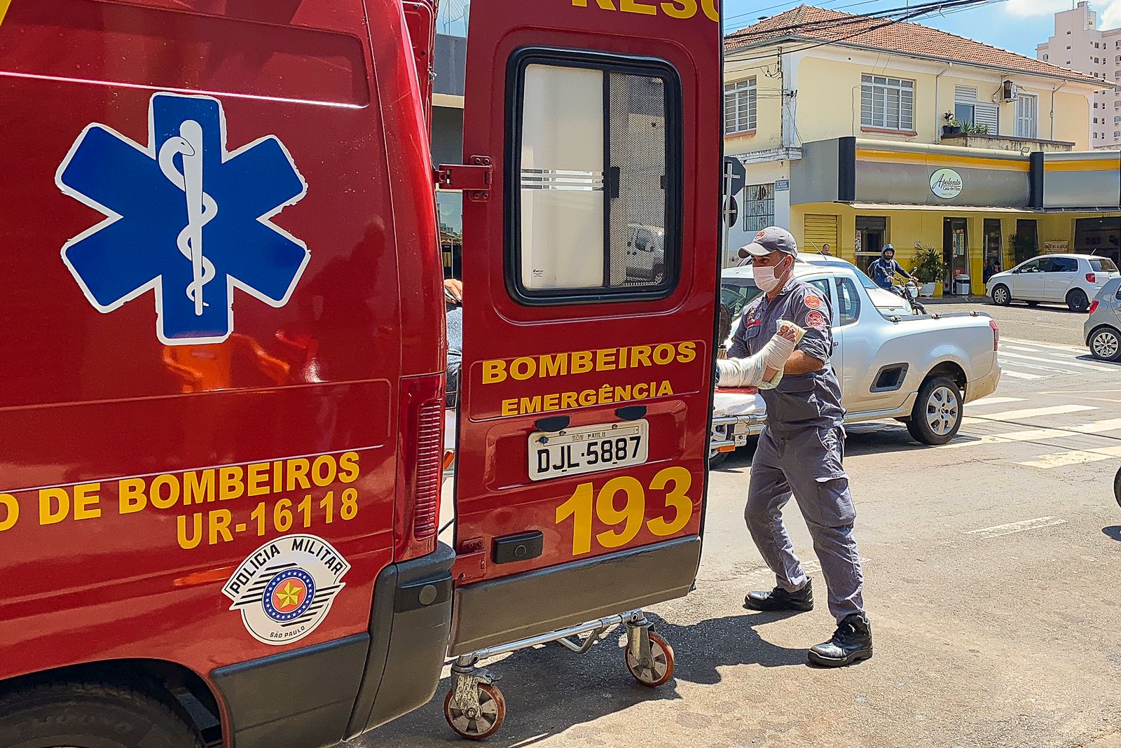 Acidente de trânsito deixa motociclista de 21 anos ferido em Piracicaba (SP)