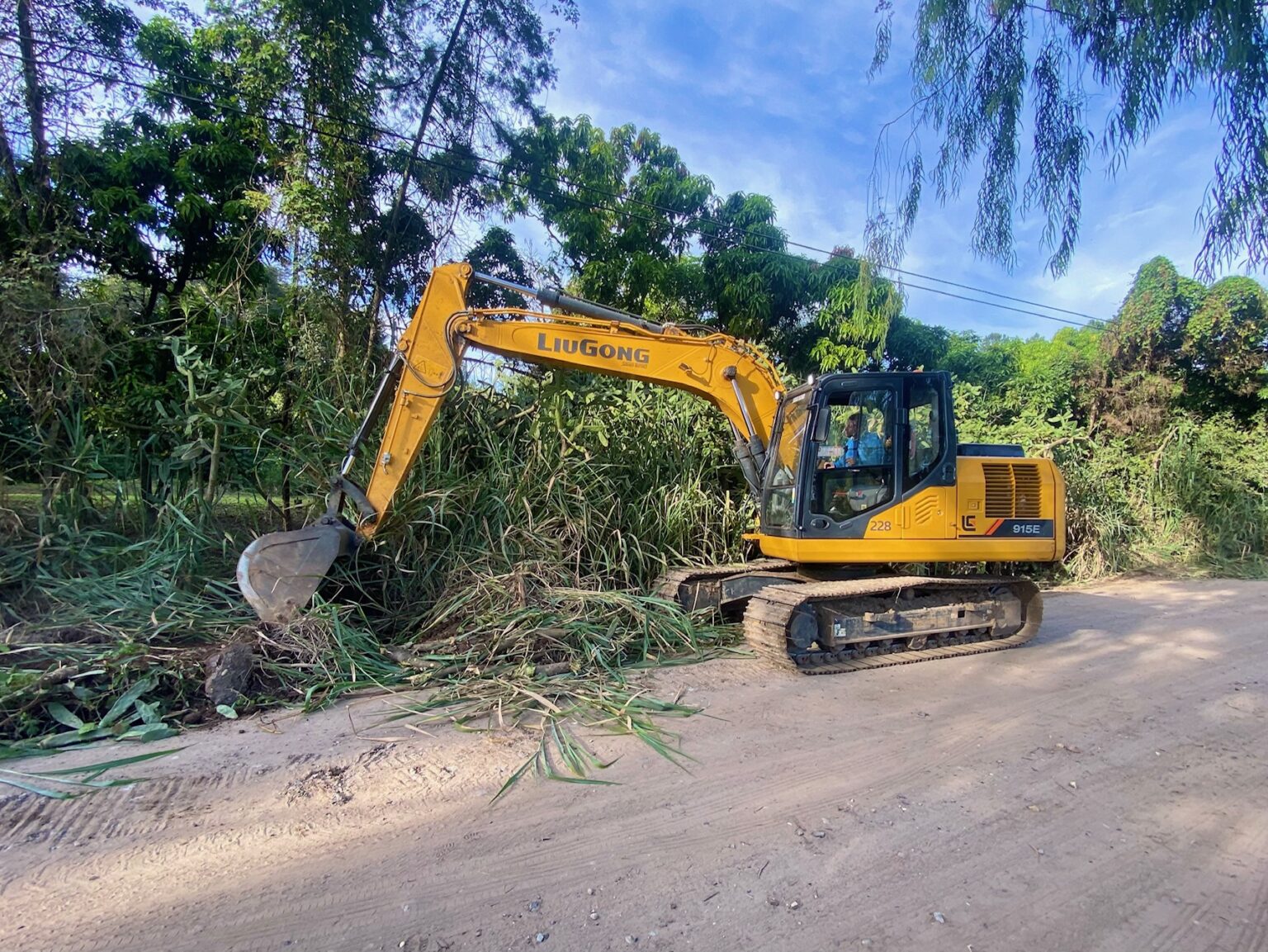 Estradas de seis bairros rurais recebem manutenção em Piracicaba (SP)