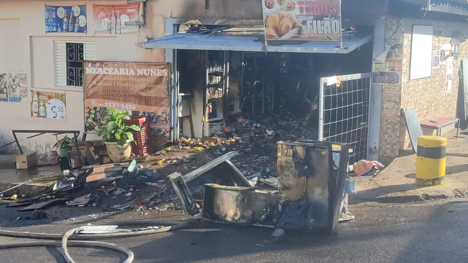 Homem ateia fogo e destrói mercearia da esposa em Piracicaba (SP)