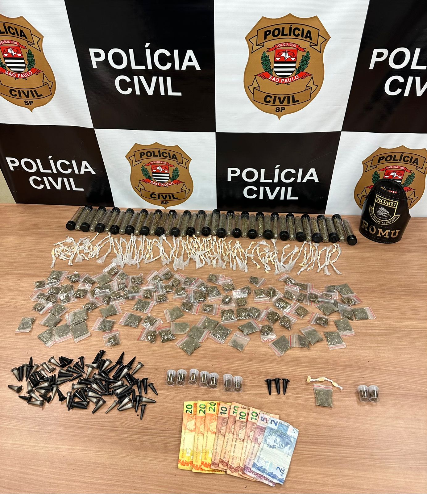 Três adolescentes são apreendidos pelo crime de tráfico de drogas em Piracicaba (SP)