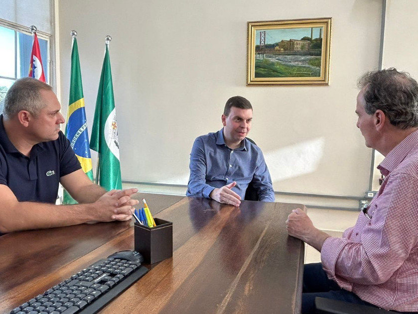 Vice-presidente da Alesp se encontra com secretário de educação de Piracicaba