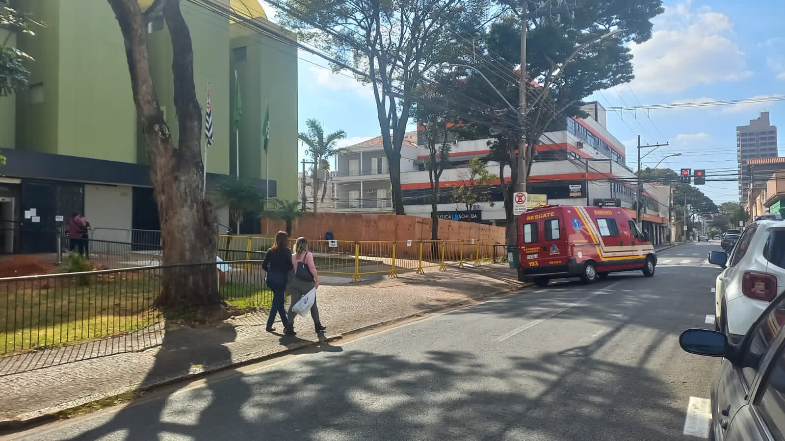 Homem pede socorro na Câmara Municipal após ser agredido ao pedir comida nas ruas de Piracicaba