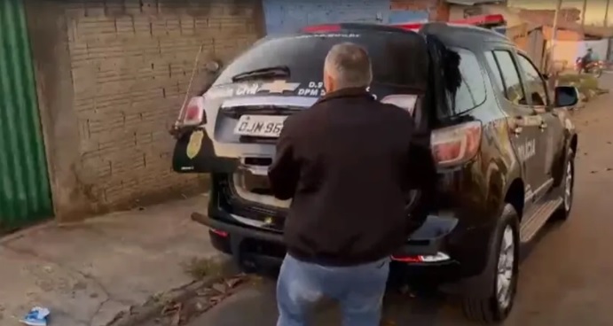 Criminoso é preso após esfaquear motorista de ônibus para roubar R$ 35