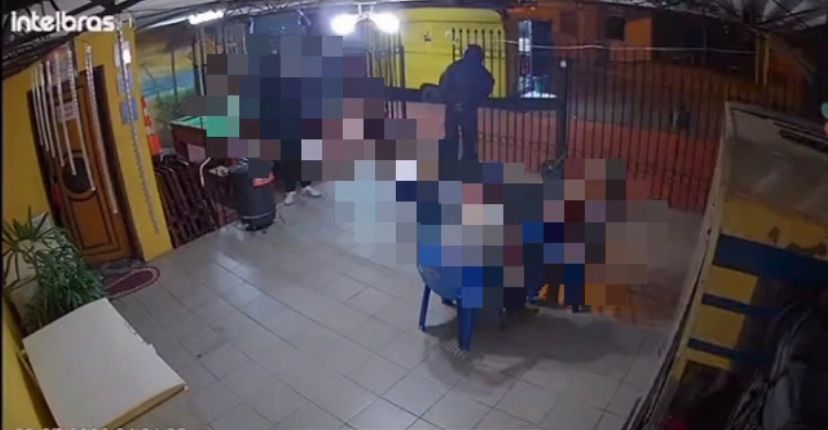 VÍDEO | Imagens mostram momento em que criminoso atira em dono de lanchonete em Piracicaba (SP)