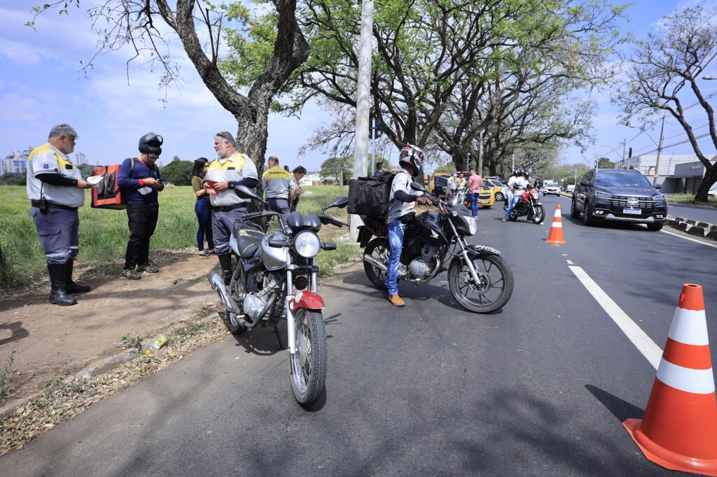 Prefeitura realiza operação para fiscalizar escapamentos de motos contra poluição sonora em Piracicaba (SP)