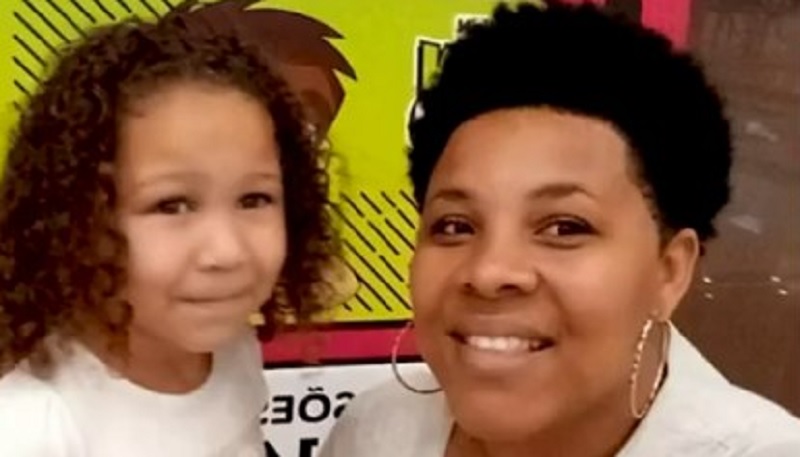 Osso de outra pessoa é encontrado junto com corpo de criança morta e esquartejada pela própria mãe