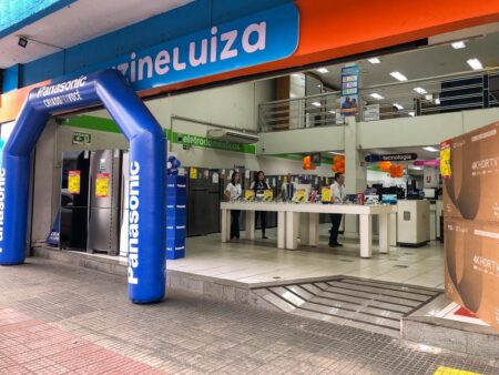 Vendedores do Magalu Piracicaba estão de plantão no WhatsApp neste domingo (10); confira 34 ofertas em até 24x