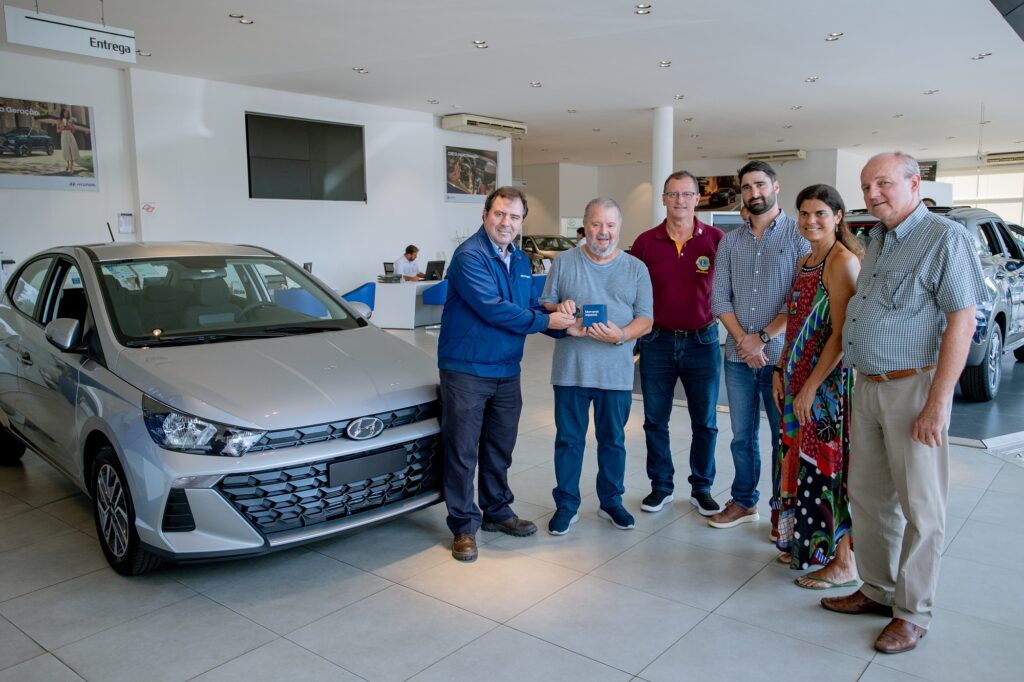 Festa das Nações de Piracicaba: vencedor da promoção Você de Carro Novo recebe HB20 0km