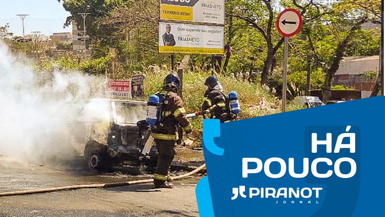 Carro é consumido por fogo em importante avenida de Piracicaba (SP)