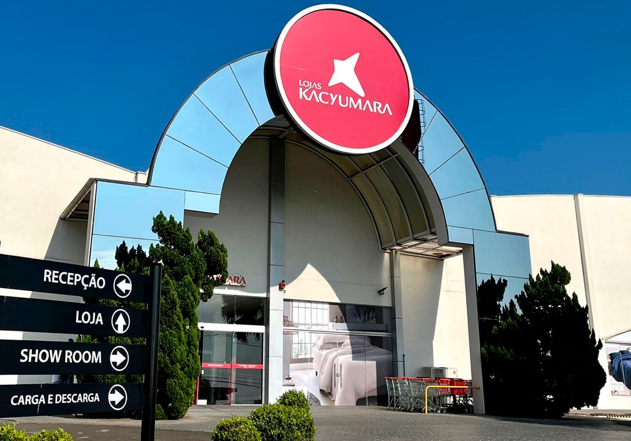 Lojas Kacyumara celebra mês de aniversário com descontos de até 50% em todas as lojas