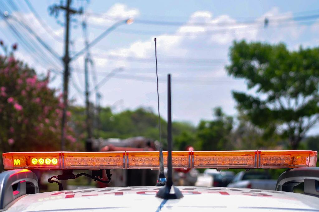Jovem denuncia ameaça com arma de fogo após ser cercado por veículo na contramão em Piracicaba