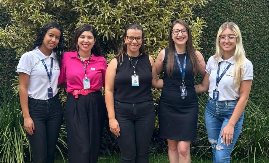 Aprendizes do Instituto Formar desenvolvem habilidades na Frias Neto