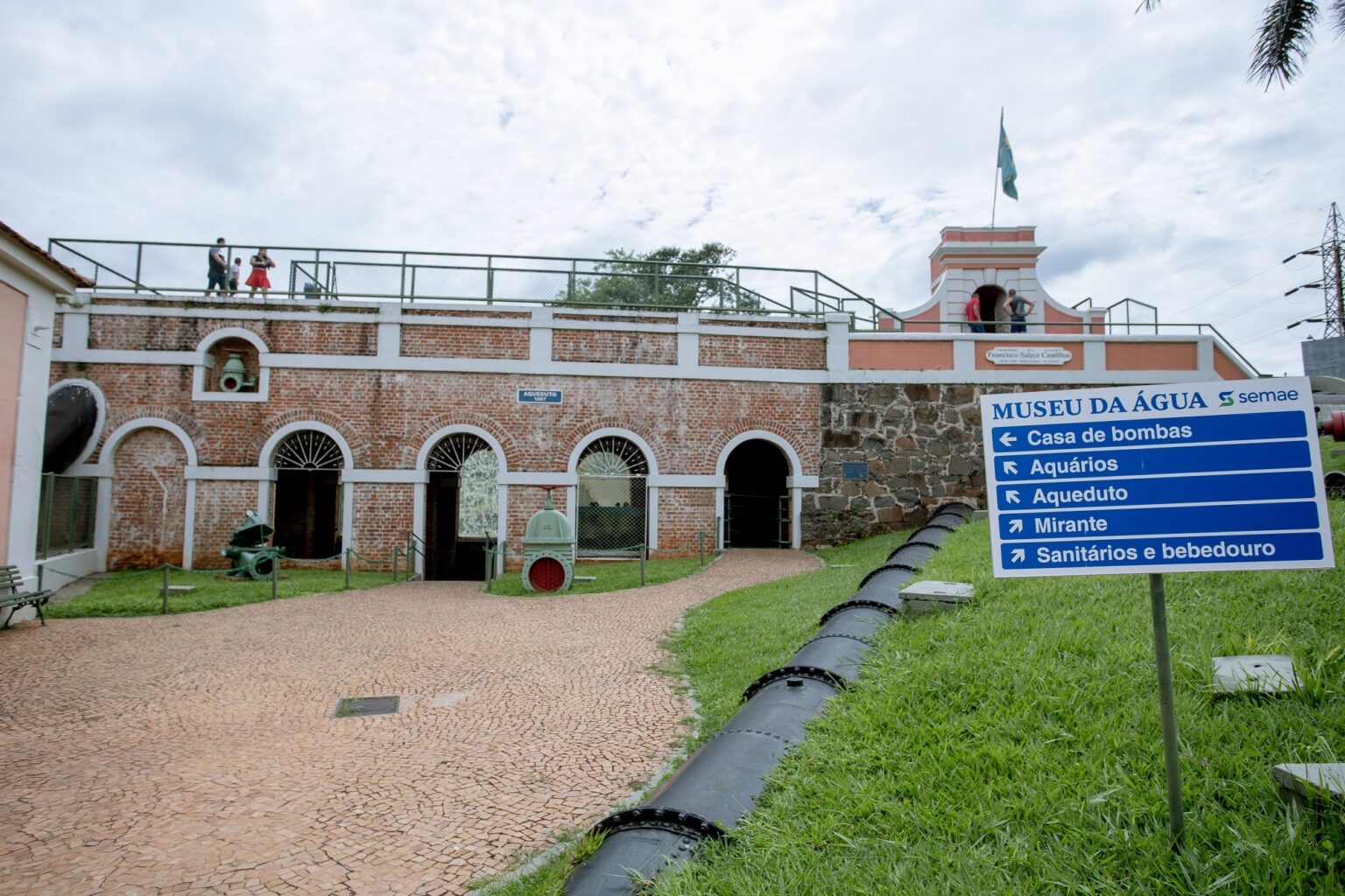 Feriado de Nossa Senhora Aparecida: confira o que abre e fecha no feriado desta quinta (12)