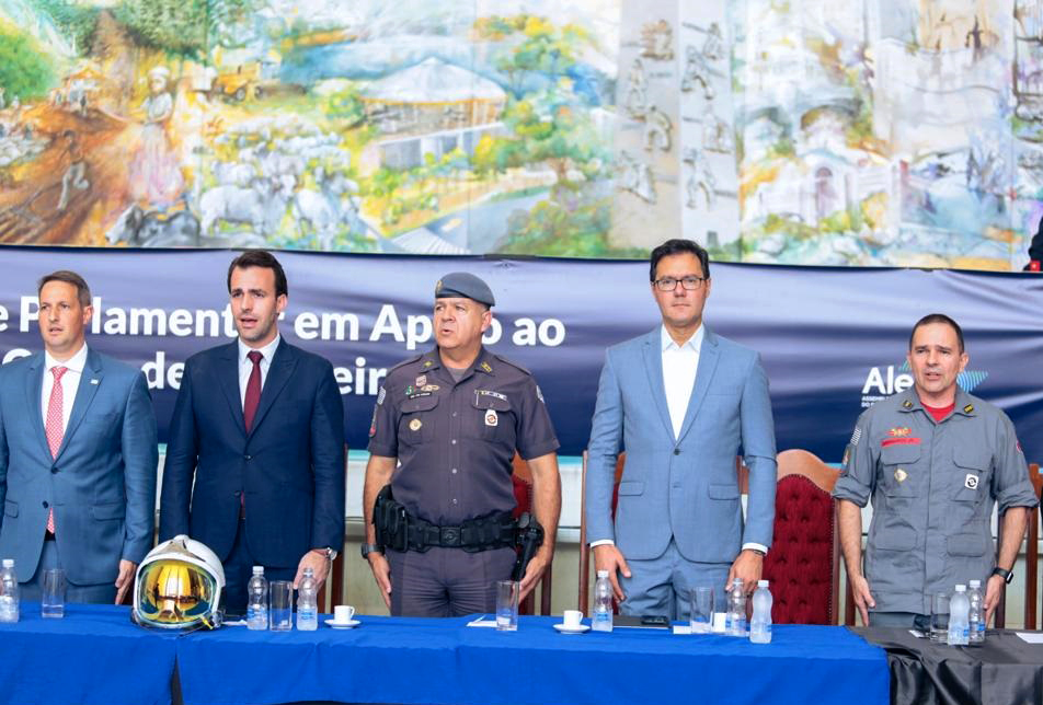 Madureira participa do lançamento de grupo de apoio aos Bombeiros paulistas na Alesp