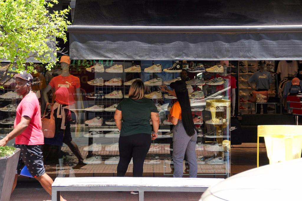 Em Piracicaba, trabalhadores do comércio, tanto de rua quanto de centros comerciais, terão aumento de 5% nos salários