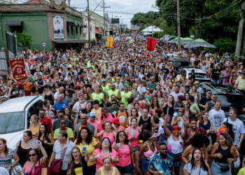 Bloco do Meste Ambrosio, um dos mais tradicionais, trouxe marchinhas e sambas canções - Foto: CCS
