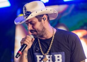 Cantor sertanejo João Carreiro morre aos 41 anos durante procedimento cirúrgico