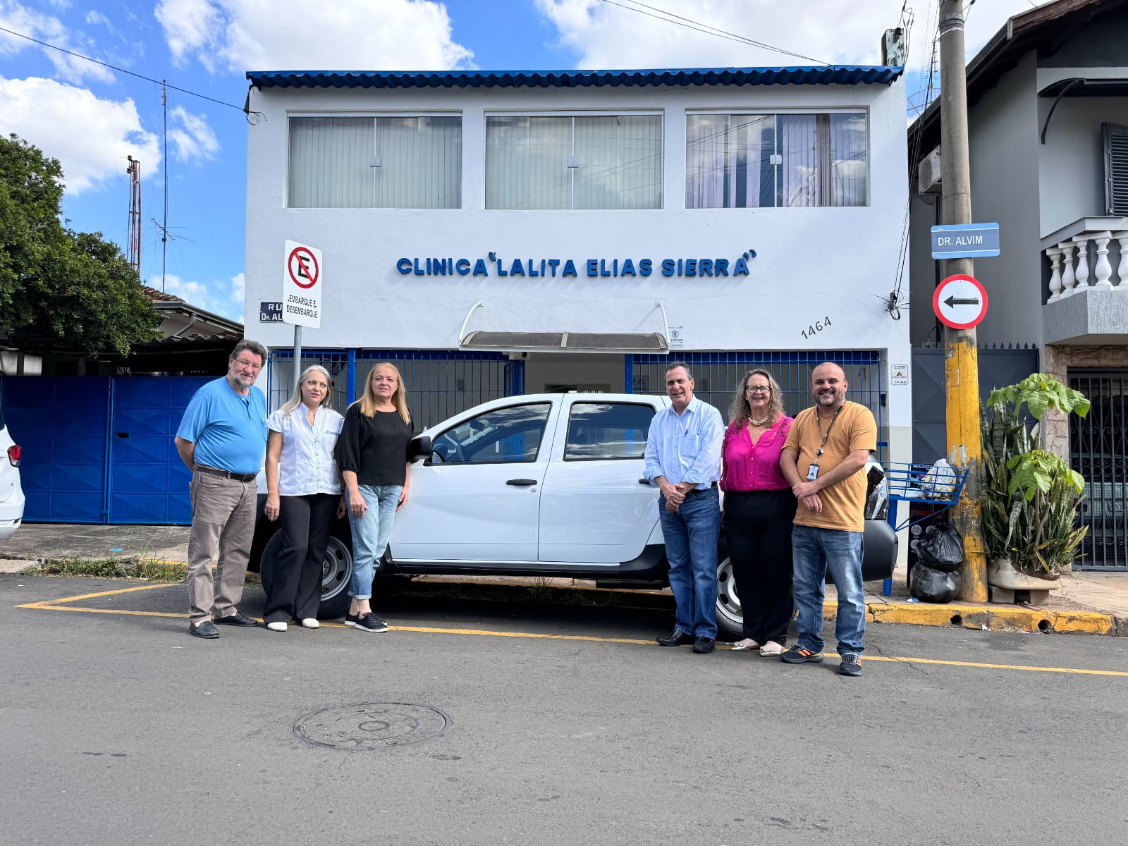 Helinho entrega veículo 0 km para Apaspi e anuncia mais recursos em Piracicaba