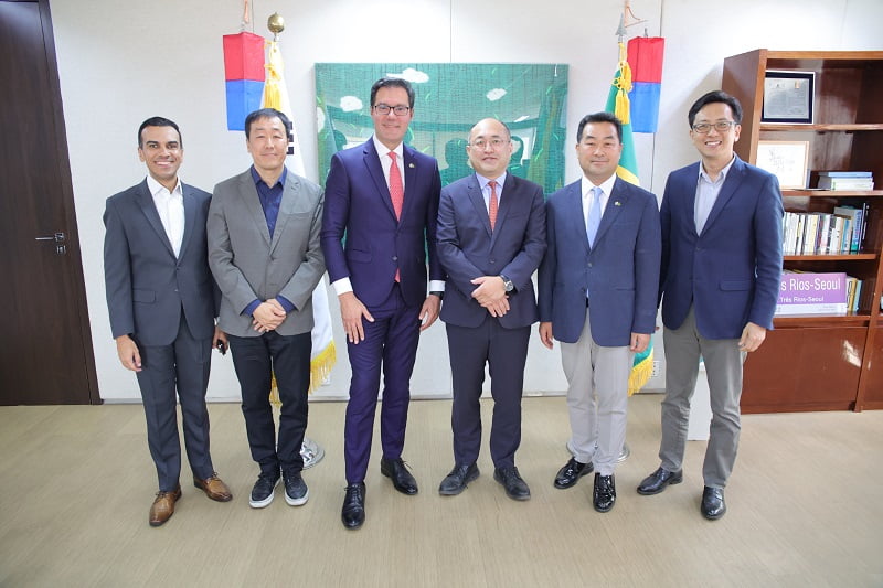 Alex Madureira visita Cônsul Geral da Coreia por relações internacionais