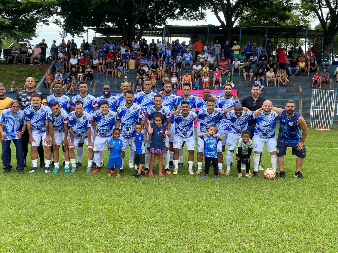 Bebel destina R$ 100 mil para reformas da sede do Tupi FC