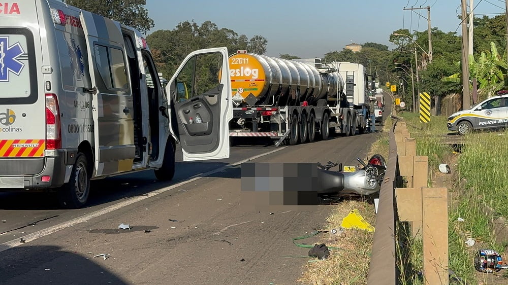 Jovem morre após colidir moto com traseira de caminhão em Piracicaba (SP)