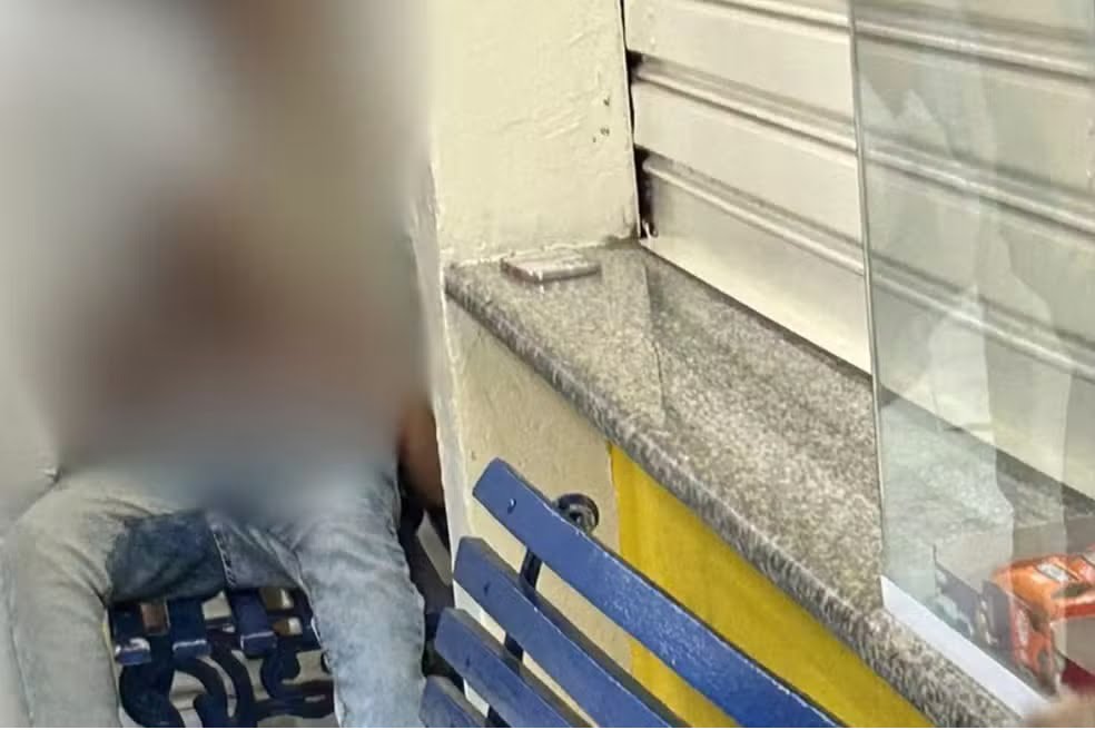 Dois alunos são esfaqueados por colega dentro da sala de aula