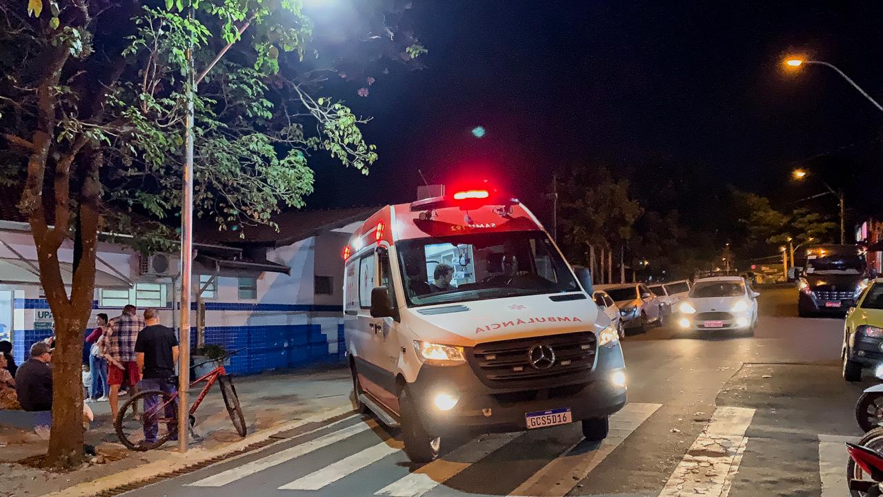 Jovem é socorrida em estado grave após ser atropelada por moto em Piracicaba