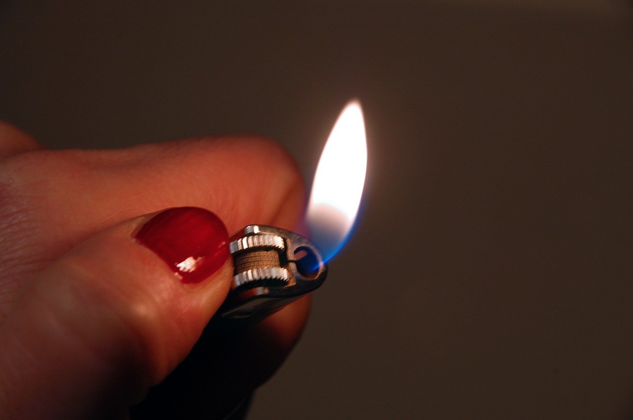 Mulher ateia fogo em si mesma após ser desafiada pelo companheiro em Piracicaba