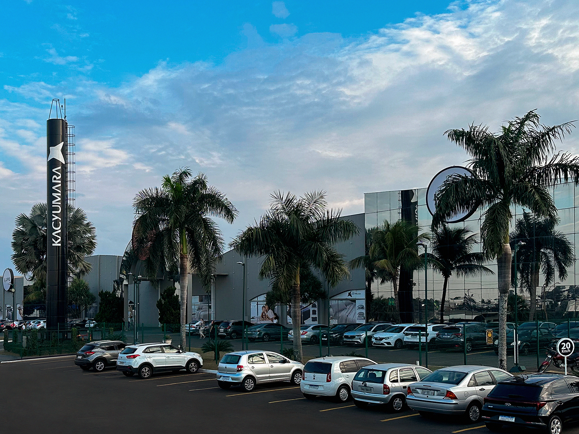 Mega Saldão nas Lojas Kacyumara: mais de 100 mil peças com descontos de até 50% durante o mês de agosto