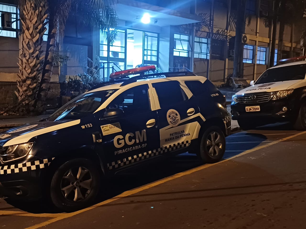 Mulher é agredida pelo companheiro com soco e golpe de faca na boca; agressor é preso na região de Piracicaba