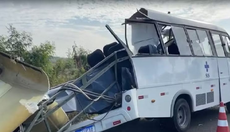 Acidente entre ônibus e micro-ônibus deixa seis mortos em rodovia na Região Metropolitana de Piracicaba