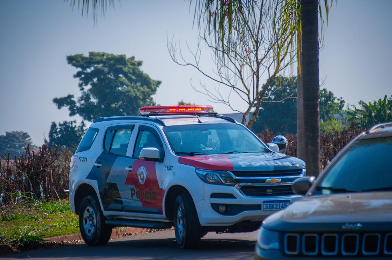 Homem com ordem de prisão por homicídio é preso após matar mulher a facadas na região de Piracicaba