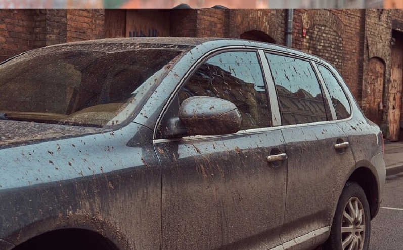 Veículo roubado há 10 dias é encontrado sem placas, chaves e para-choque em Piracicaba